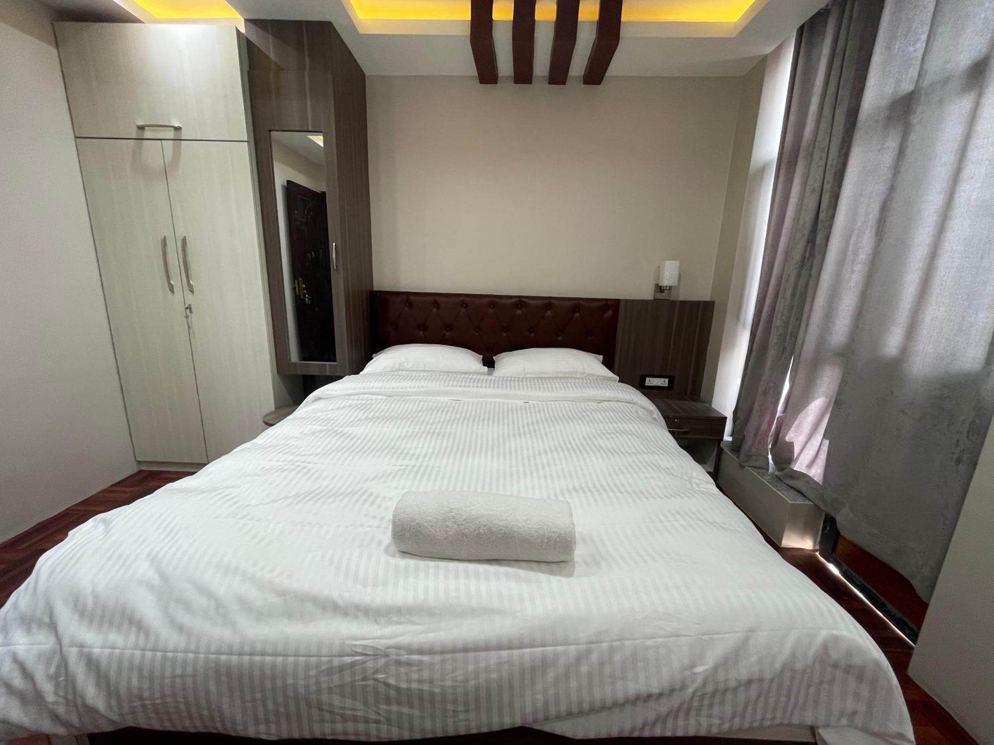 Applewood Inn Катманду Экстерьер фото